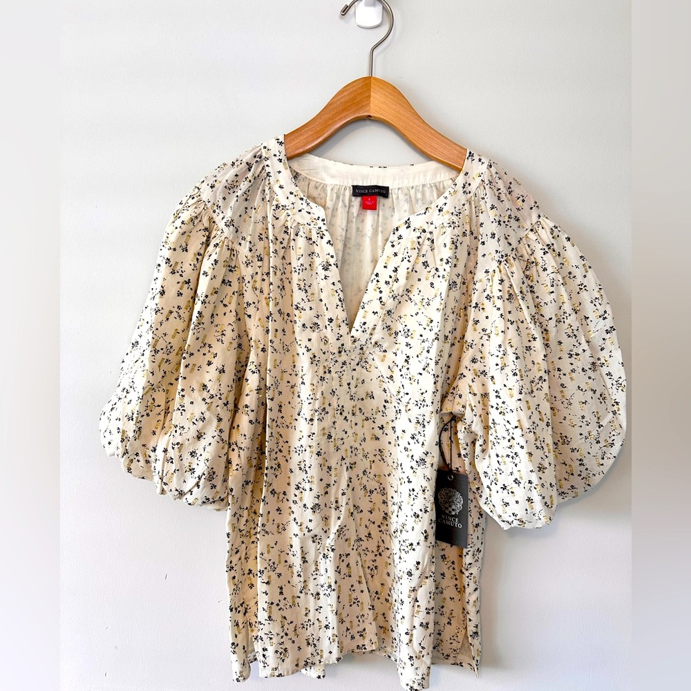 Vince Camuto V neck top with puff sleeves